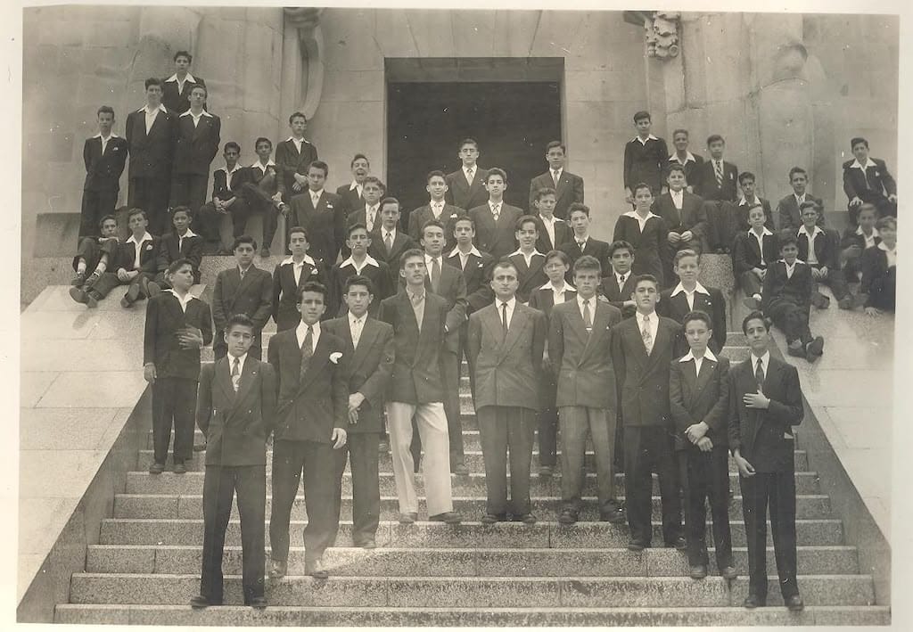 Estudiantes de bachillerato del CCC en las instalaciones de la UNAM.