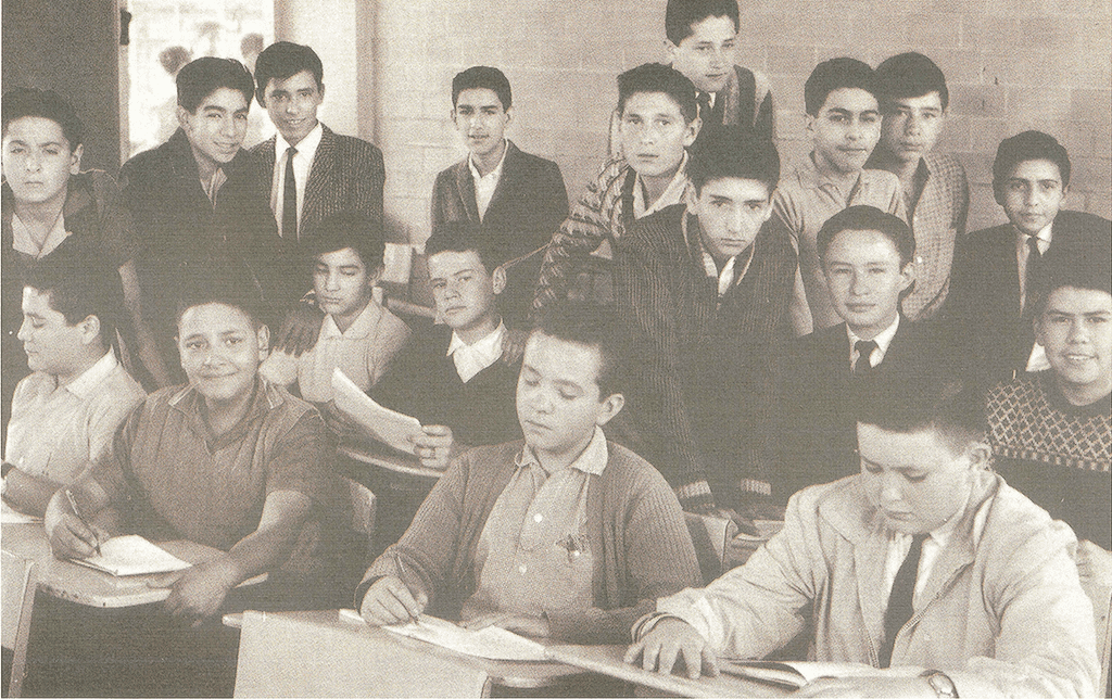 Estudiantes del CCC en una casa de asistencia en 1947.